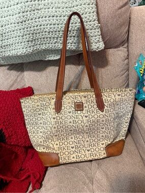 Dooney & Bourke purse